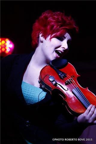 Insegnante di violino offre lezioni singole per adulti e bambini