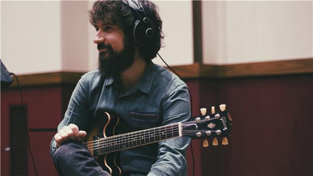 Guitarra por titulado de Master en el “Queens College de NYC  (Eléctrica, Acústica o Española) - Español/English