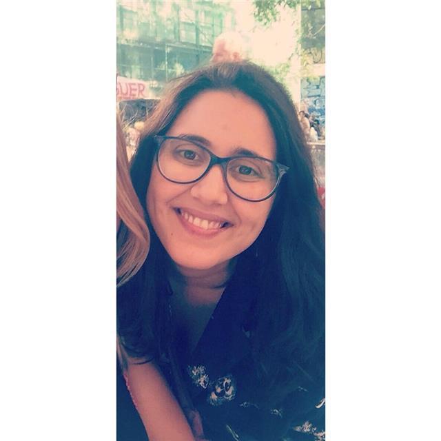 Profesora de lengua y literatura españolas da clases particulares para niños y niñas que cursen educación primaria y/o ESO