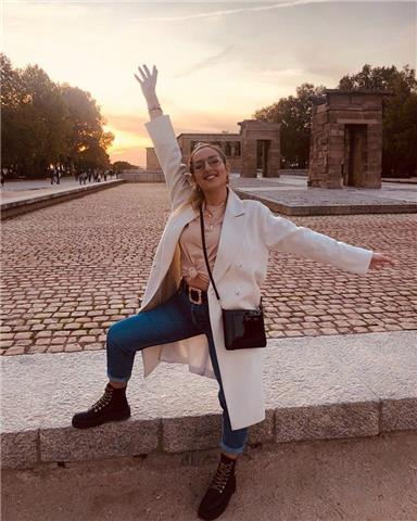 Maestra de educación primaria se ofrece para dar clases particulares de cualquier asignatura a niños y niñas de primaria. con total adaptación y disponibilidad