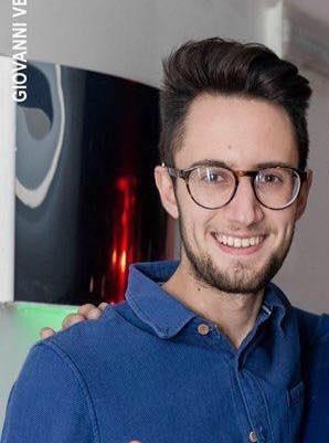 Sono giovane ragazzo molto bravo a scuola posso insegnare per ragazzi di scuole elementare e media