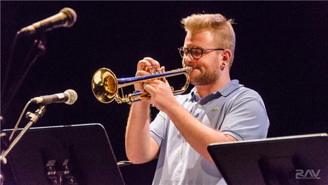 Profesor de trompeta, lenguaje musical, harmonia, jazz, improvisación