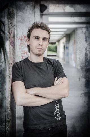 INSEGNANTE LAUREATO IN CANTO LIRICO IMPARTISCE LEZIONI DI CANTO MODERNO