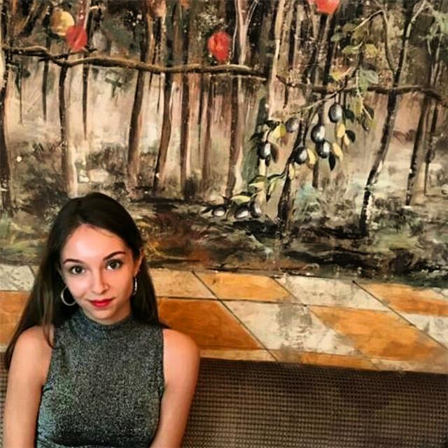Ciao! Mi chiamo Flavia e sono una studentessa di medicina, offro ripetizioni in più materie e aiuto studio per i più giovani