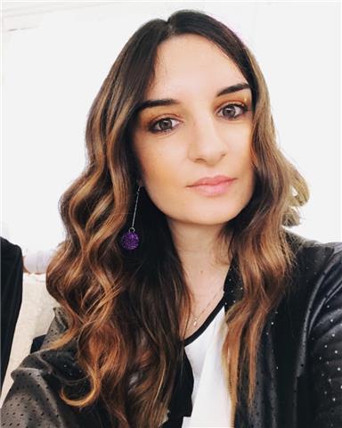 Docente delle scuole secondarie di secondo grado offre lezioni privati a studenti delle scuole medie e superiori