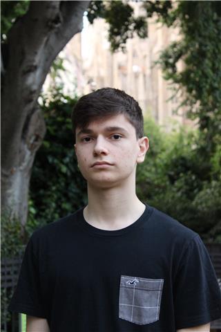 Estudiante de 2o de bachiller científico-tecnológico. clases más cercanas y familiares dirigidas a alumnos de primaria, secundaria (eso) y 1o de bachiller. flexibilidad de horarios