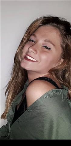 Principalmente a niños y niñas de entre 3 y 13 años, para que se mantengan en forma, entretenidos y pasen buen rato. ademas del apoyo en los deberes