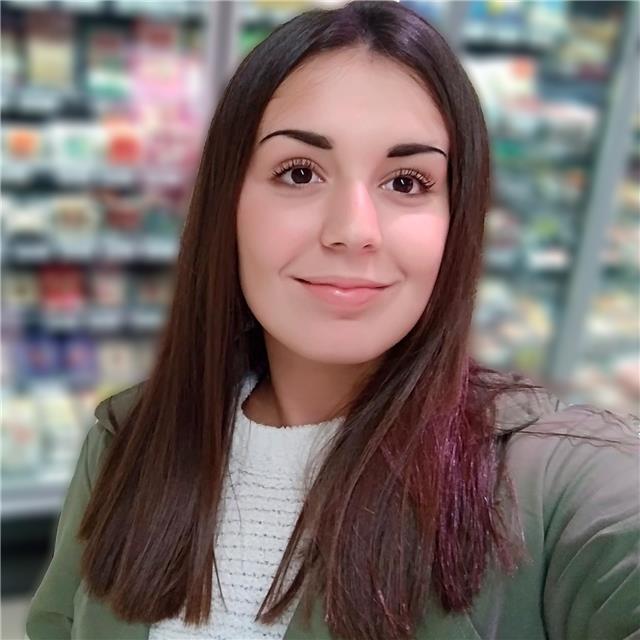 Estudiante de 4° de magisterio apta para dar clase en nivel de educación primaria