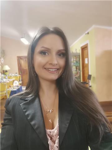 Insegnante di inglese e cinese e materie umanistiche