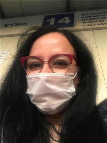 Avvocato impartisce lezioni di diritto costituzionale, diritto civile