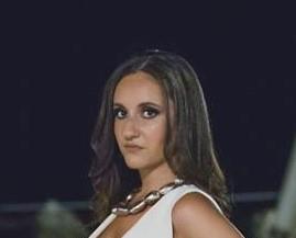 Diploma liceo linguistico, attualmente studentessa di Filosofia