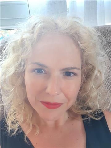 Educadora social da clases particulares de primaria, secundaria y batxiller. todas las asignaturas. 10 años de experiencia en el sector