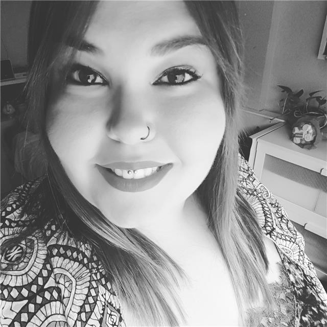 Tengo la eso y bachillerato cursado hasta segundo. me ofrezco para dar clases de lengua especialmente en eso que a muchos se les atraviesa, la sintaxis