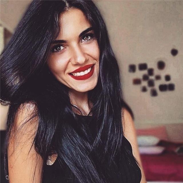 Ciao! sono una dottoranda in biologia! impartisco lezioni di biologia, chimica e inglese (ho un attestato di c1)