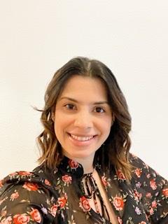 Soy especialista en Ciencias Políticas y ofrezco clases particulares a distancia de historia, ciencias sociales, todas aquellas asignaturas que requieran de análisis. Estoy residenciada en Madrid