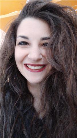 Laureata in chimica propone lezioni online e in presenza