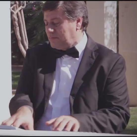 Insegnante di musica a trani
diplomato in pianoforte 
disponibile per lezioni private