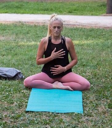 Profesora Titulada de Hatha Yoga por la Comunidad de Madrid, Pranayamas, Asanas, Relajación o meditación. Todas esas personas que quieran experimentar un equilibrio cuerpo, mente y alma