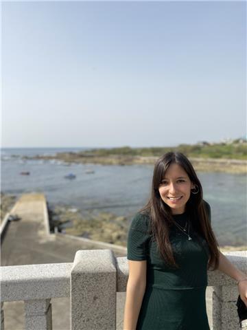 Ingeniera industrial ofrece clases de matemáticas