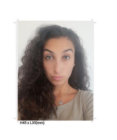 Ragazza diplomata in lingue, offre lezioni di inglese base/intermedio rivolte sia a bambini/ragazzi che adulti