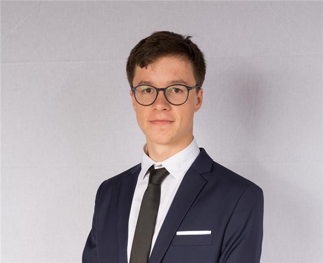 Eleve_ingénieur avec de l'expérience en cours particulier propose des cours de Maths et Physique