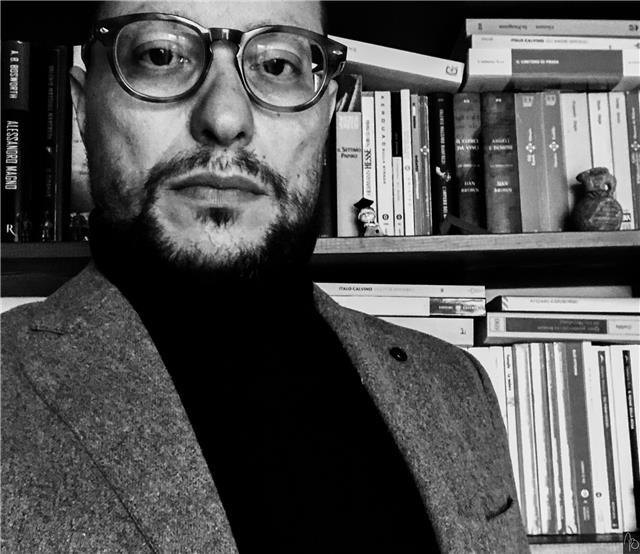 Docente di materie letterarie (letteratura italiana, greca, latina), arte e fotografia con esperienza