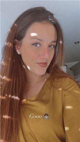 Joven con estudios superiores ofrece clases para niños y niñas