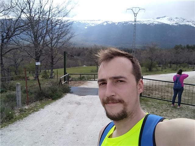 Clases personales o de grupo. Entrenamiento físico al aire libre como en la piscina