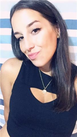 Chica estudiante de administración y dirección de empresas ofrece clases de matemáticas, lengua o cualquier asignatura, de cursos hasta la e.s.o