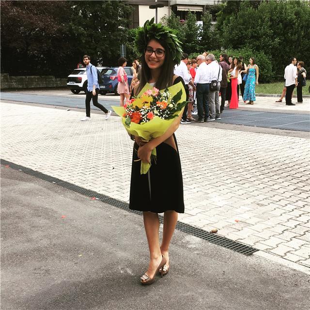 Diplomata al liceo Righi di Bologna e laureata alla triennale di Economia Management e Marketing