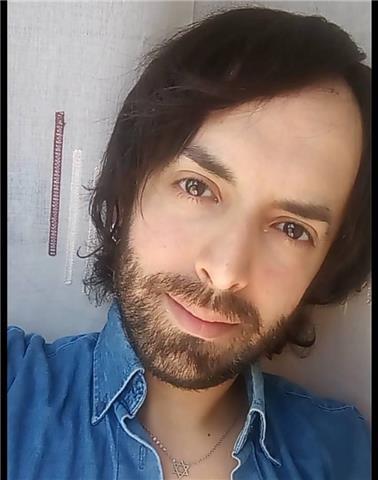 Mi chiamo Andrea Annaro 13/02/1986.
Vivo a Milano. Ho una laurea magistrale in Scienze Politiche conseguita con 110/110 e lode.
Un Diploma di Master in discipline per la didattica di II livello, corso Post laurea di durata Annuale (corrispondente a 1500 o