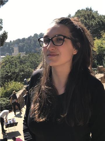 Studentessa universitaria offre aiuto nella lingua spagnola sia nella parte grammaticale sia per dare conversazione