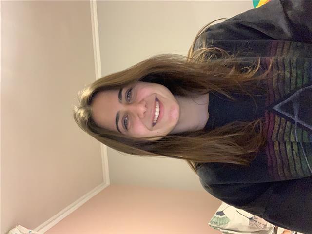 Estudiante de universidad con título de bachillerato de ciencias