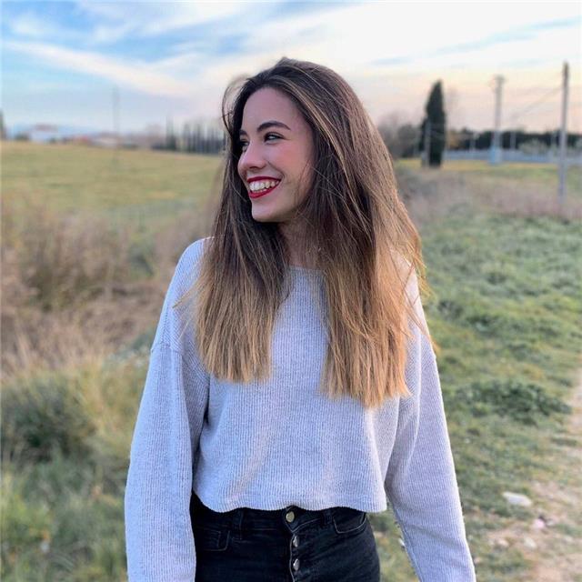 Clases particulares de primaria Me llamo Laura y soy maestra
