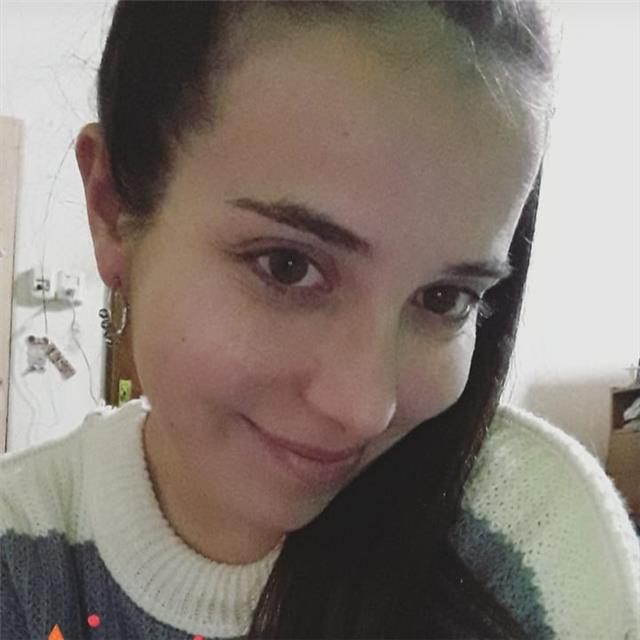 Docente - Trabajo comprensión lectora, análisis de textos literarios, escritura y redacción, y apoyo en materias sociales afines