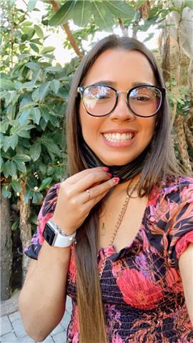 Soy paciente, alegre, me gusta enseñar y me gustaría dar clases a niños para que aprendan lo básico para empezar a hablar ingles