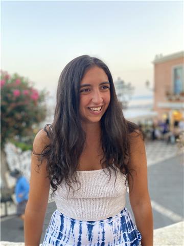 Studentessa universitaria offre lezioni di tutte le materie a ragazzi delle medie e del primo biennio delle superiori