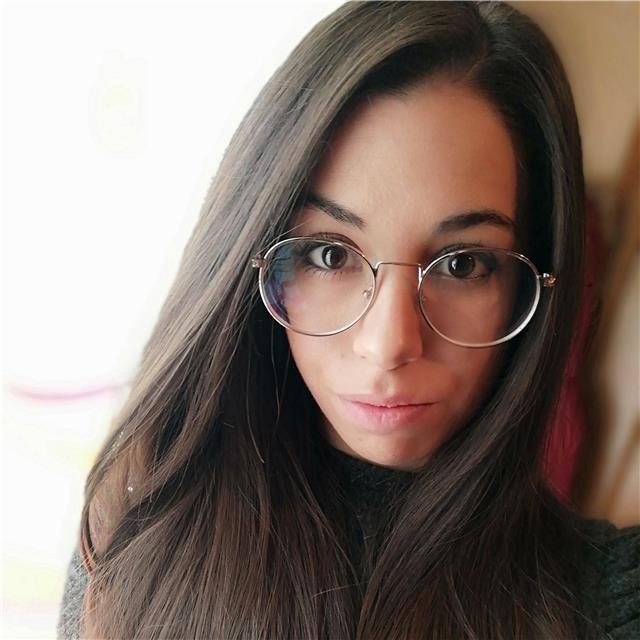 Doy clases particulares de todas las asignaturas, además soy profesora de educación especial, con experiencia con niños con dificultades de aprendizaj