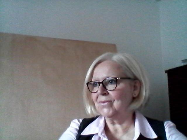 Profesora Experimentada, Nativa Canadiense