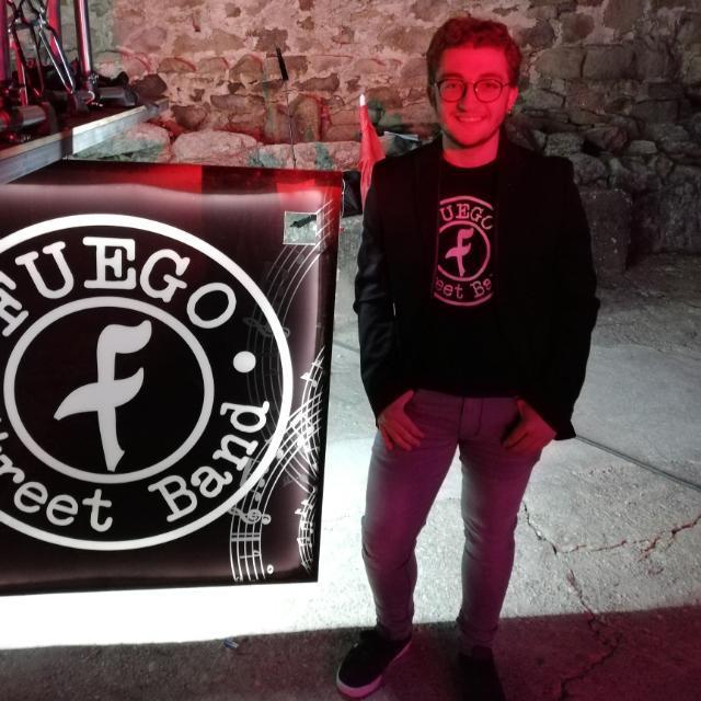 Buenas! imparto clases a gente tanto amateur, de grado elemental como de grado profesional