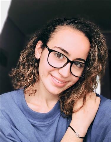 Estudiante con brillantes notas en matemáticas imparte clases a nivel de primaria y secundaria