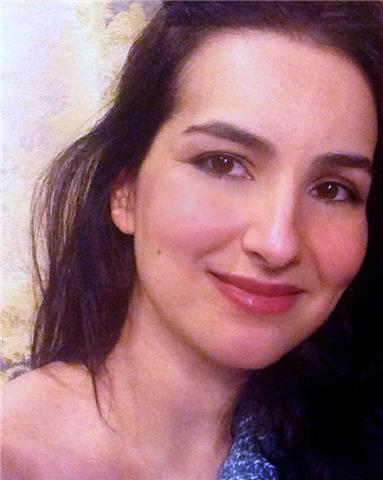 Profesora bilingüe imparte clases de inglés y de interpretación simultanea