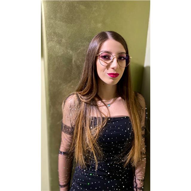 Ciao sono Viviana e sono una laureanda in Scienze Dell’educazione e della Formazione. Sono disponibile per dare ripetizioni di italiano, storia, geografia, scienze. Elementari/ medie