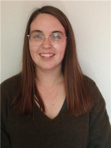 Profesora de educación infantil ofrece dar clases a alumnos de primaria y/o a cuidar niño@s