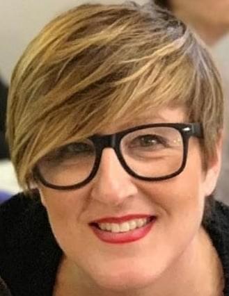 Laureata nelle lingue inglese e tedesco come interprete e traduttrice con votazione 100/110 impartisce lezioni private per alunni delle classi medie