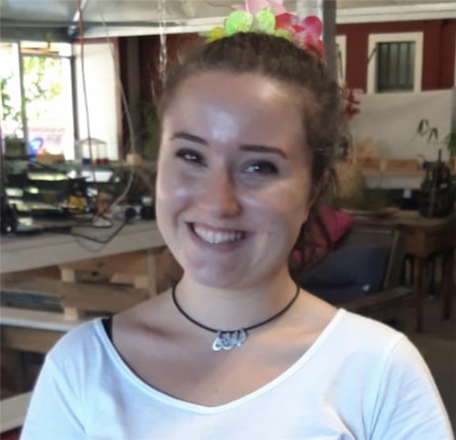 Ragazza di 22 anni con certificato C1 offre lezioni di tutoraggio per lingua inglese, dalla grammatica alla produzione orale