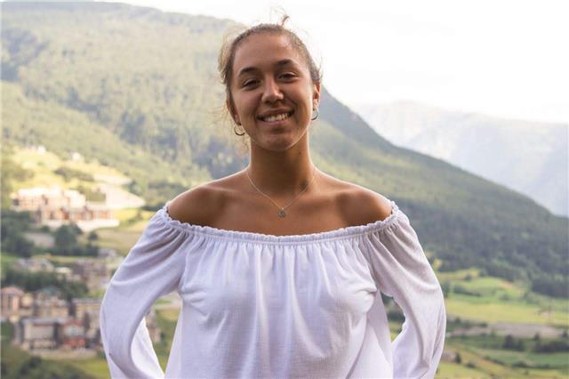 Ofrezco clases particulares de repaso/ayuda con los deberes a niños que estén cursando primaria o secundaria (eso)