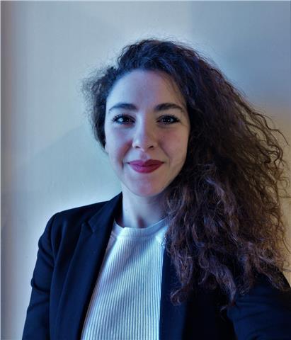 Diplomata liceo linguistico, iscritta università di Lettere