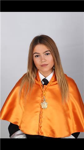 Doy clases particulares de matemáticas para primaria, pero puedo ayudar en otras materias también. soy estudiante de cuarto de economía