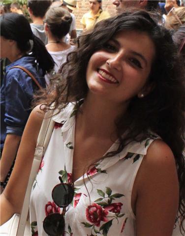 Profesora de apoyo especializada en idiomas (inglés, francés, italiano, ruso), lengua castellana e historia